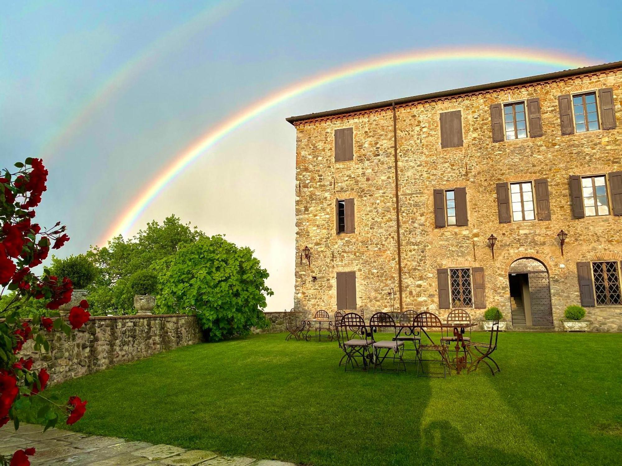Castello Di Alloggio per agriturismo Viano